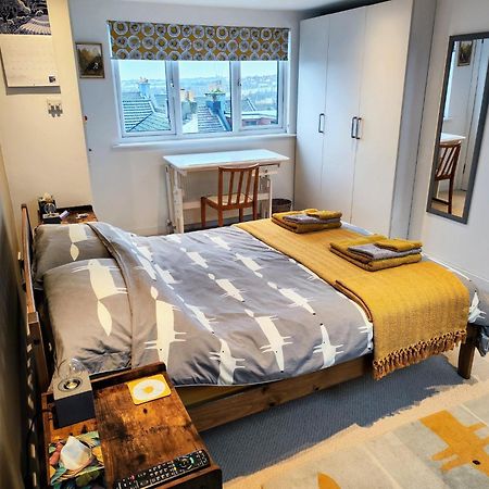 Large Light Loft Room - En Suite Brighton Exterior foto